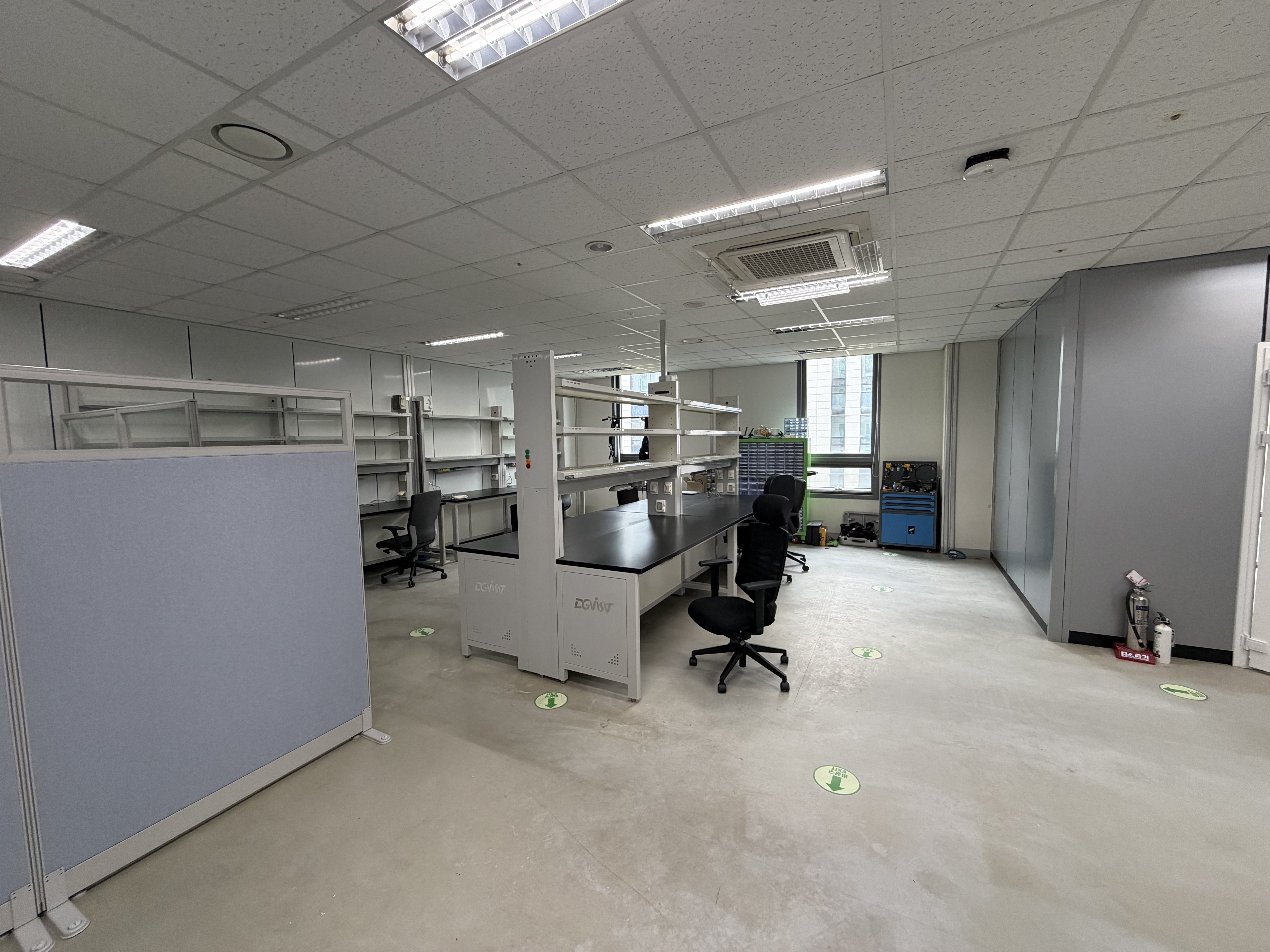 SAIL lab main workspace after renovation